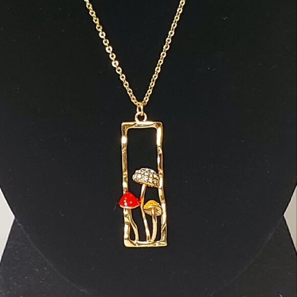 3-D MUSHROOM NECKLACE Nature Jewelry - Picture 1 of 7